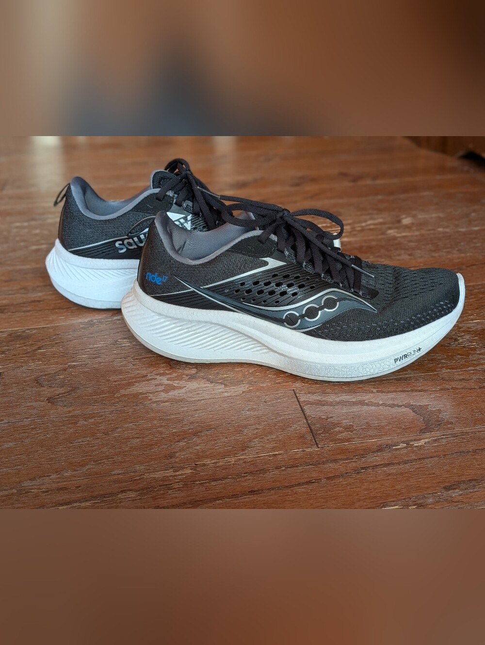 Saucony Black & White Ride 17 Running Shoes Sz 8 Women's